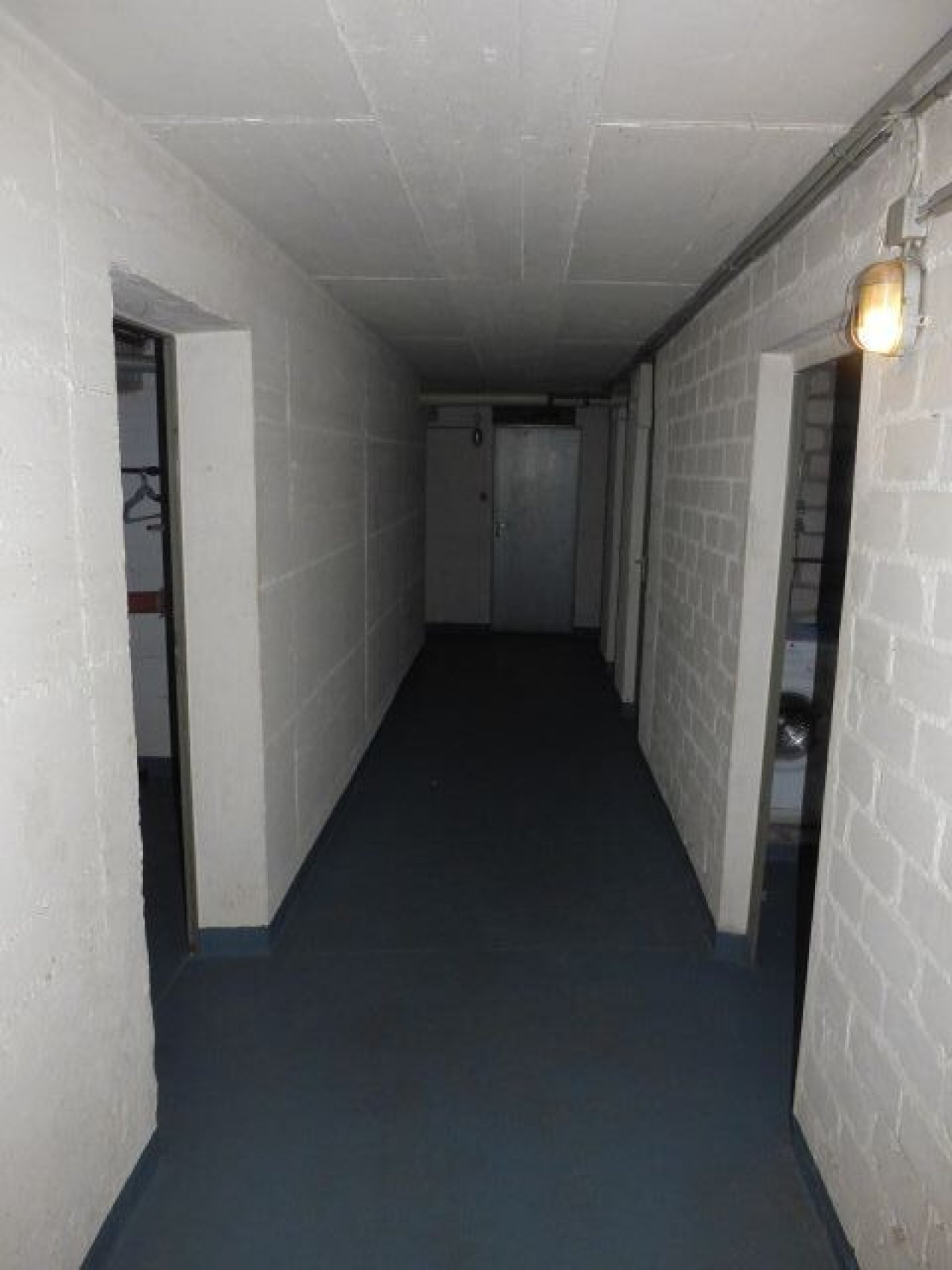 Gepflegte Flure im Keller Gepflegte Flure im Keller