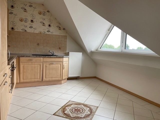 Großes Dreieckfenster in der Wohnküche