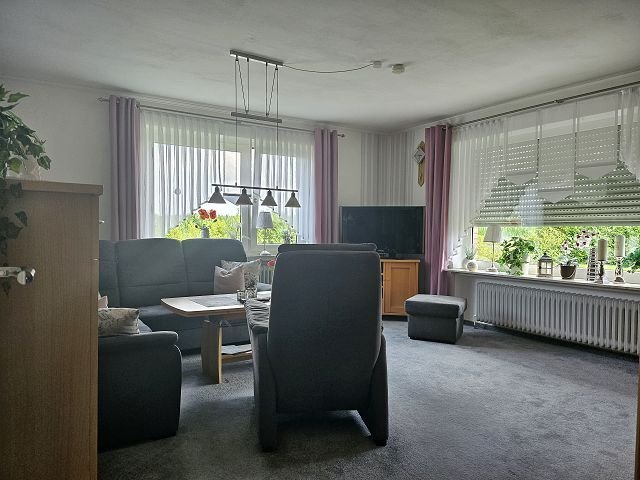 Lichtdurchflutetes Wohnzimmer