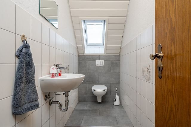 Dachgeschoss - Separates WC