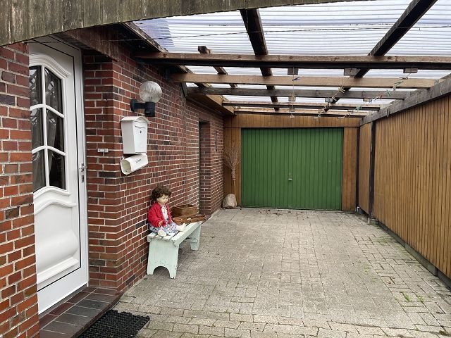 Seitentür  (Westseite)