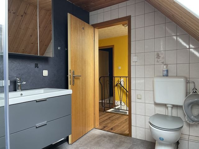 Bad im Dachgeschoss