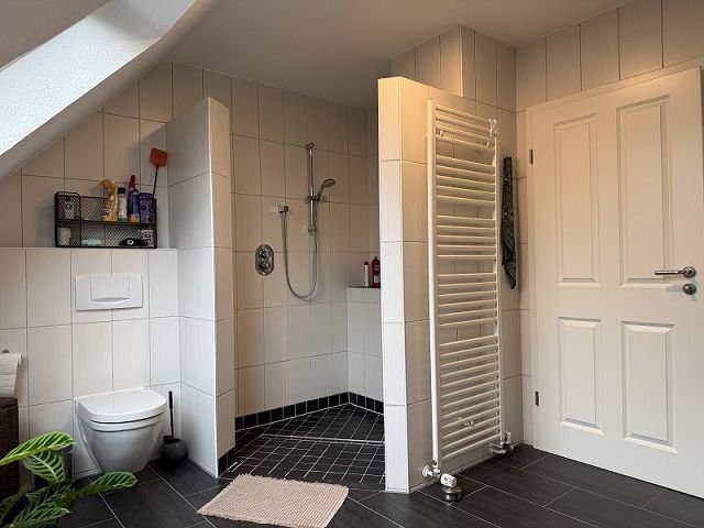 Badezimmer im Dachgeschoss Badezimmer im Dachgeschoss